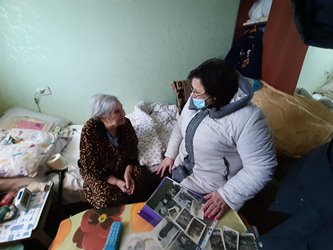 Ольга Попова в период Новогодних праздников посетила ветеранов Великой Отечественной войны